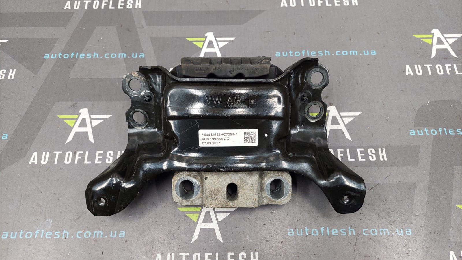 Подушка КПП 5Q0199555AC, 1.6 TDI, 1.8 TSI Audi Seat Skoda Volkswagen бу Подушка КПП 5Q0199555AC, 1.6 TDI, 1.8 TSI Audi Seat Skoda Volkswagen бу